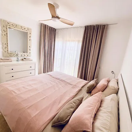 2 Bdr,2 Bath Amarilla Golf Apartman